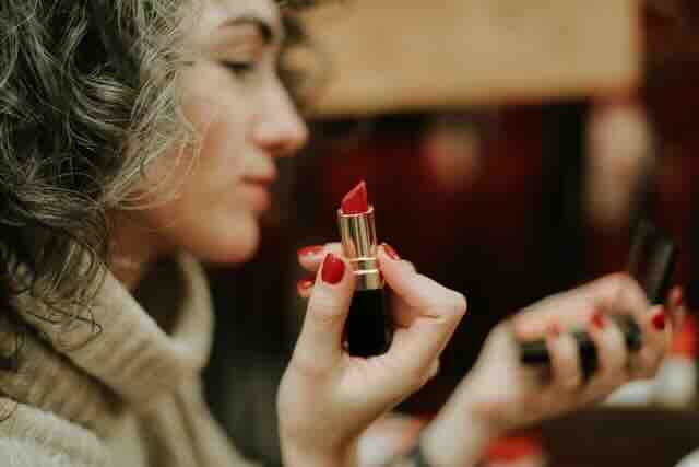Bisous: Make Your Own Lipstick Workshop