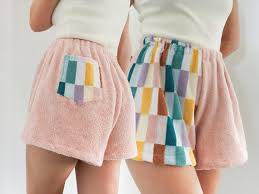 Coser shorts de toalla